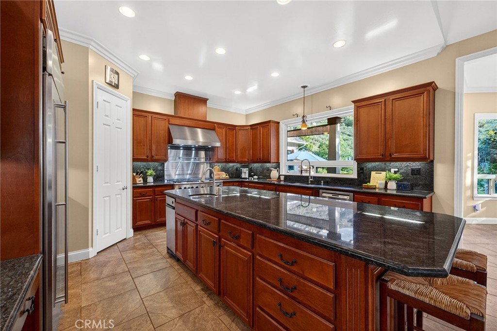 41275 Hacienda Drive