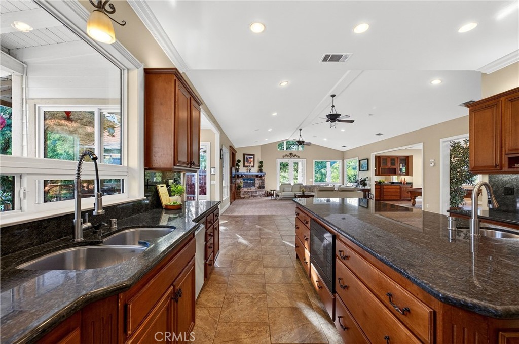41275 Hacienda Drive