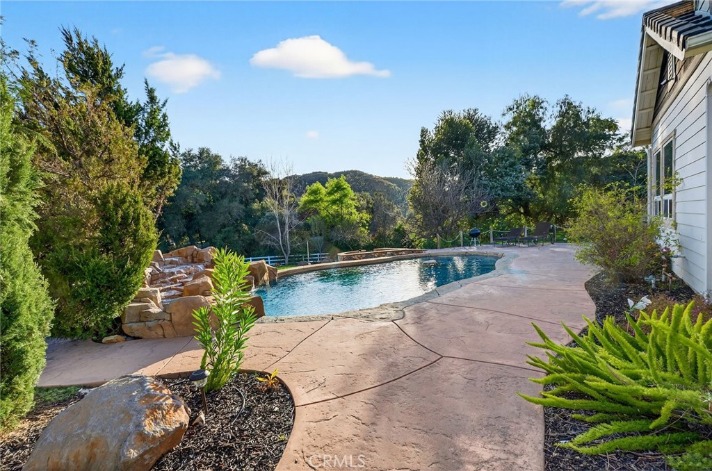 41275 Hacienda Drive