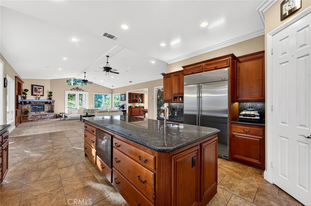 41275 Hacienda Drive