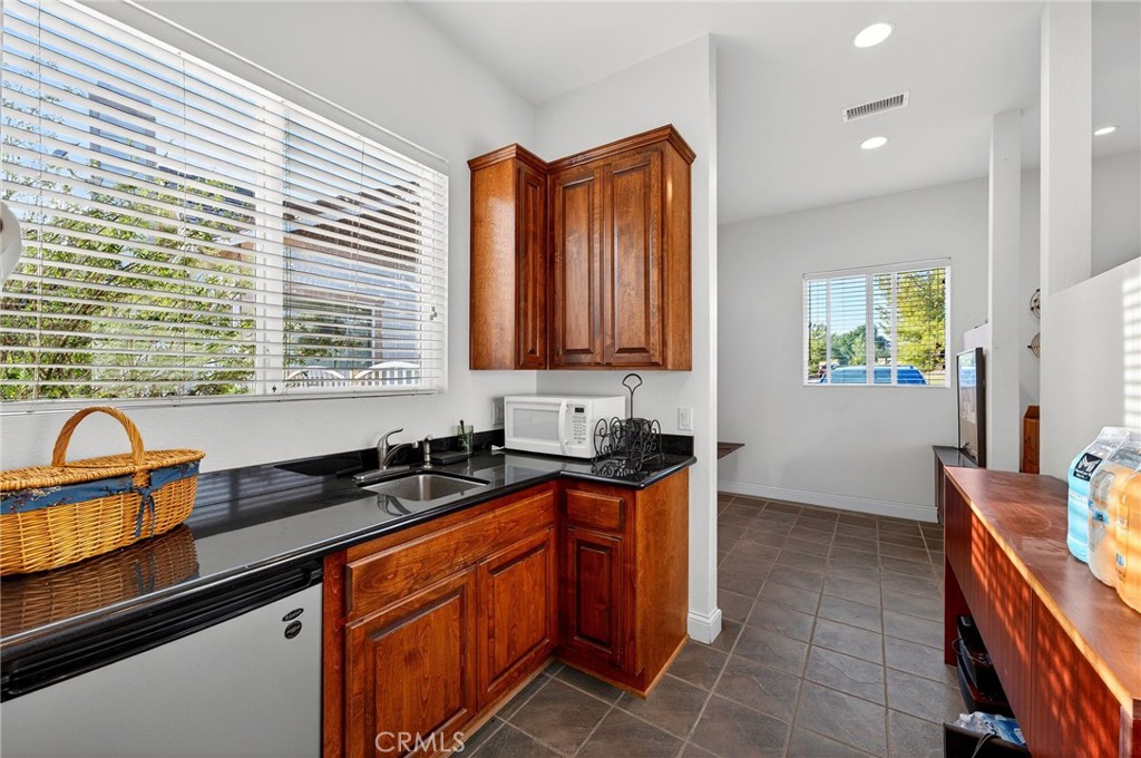 41275 Hacienda Drive