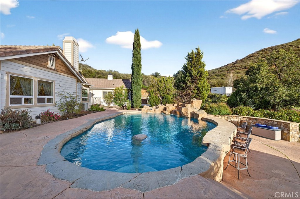 41275 Hacienda Drive
