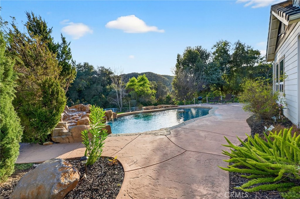 41275 Hacienda Drive