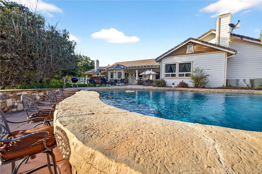 41275 Hacienda Drive
