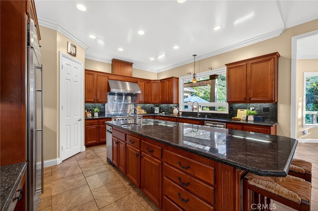 41275 Hacienda Drive