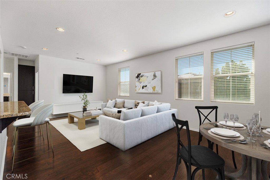 43114 Avenida Abril