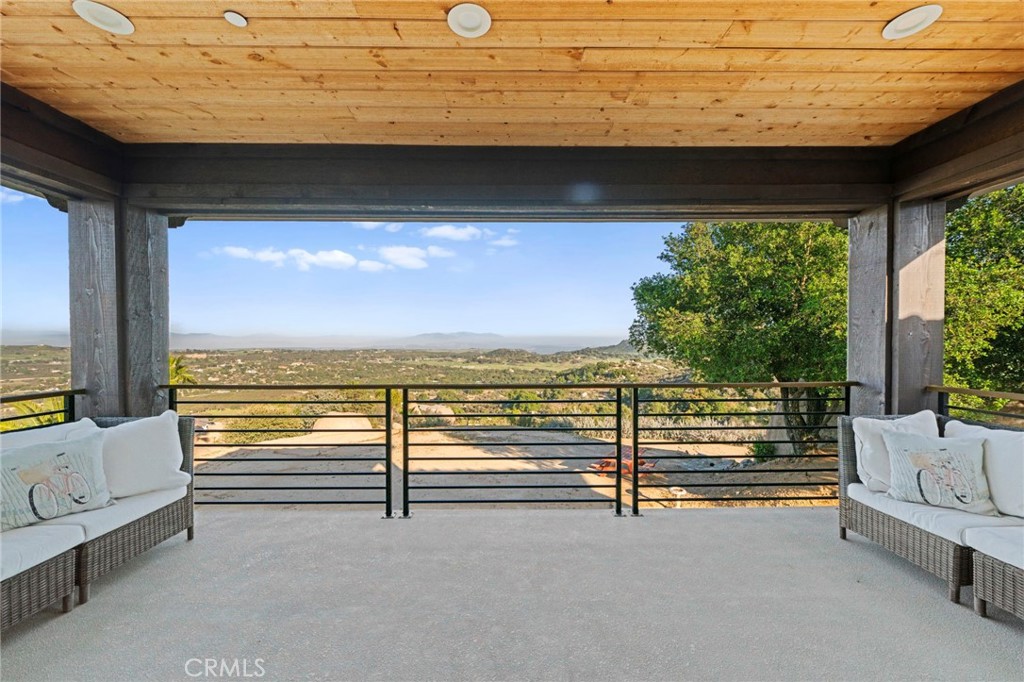 41950 Hacienda Dr