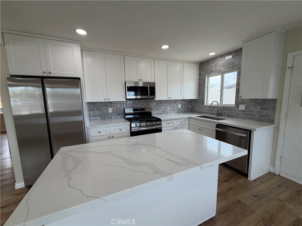 1411 flag lane