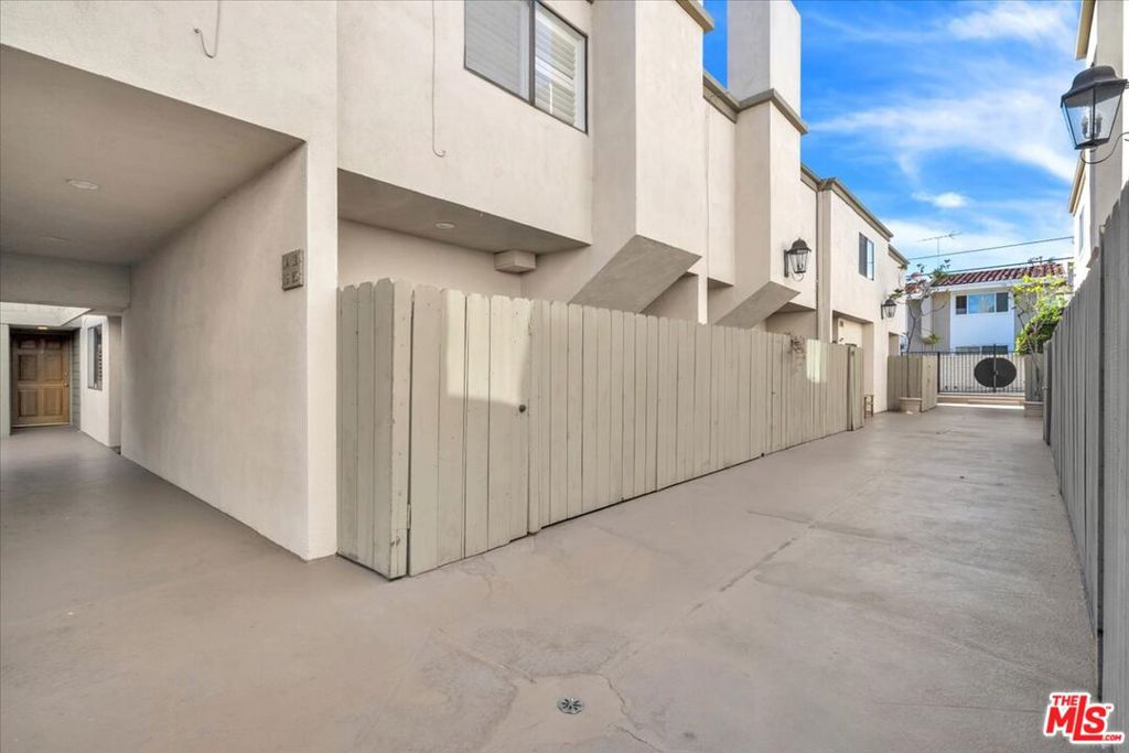 2909 Arizona Avenue 14