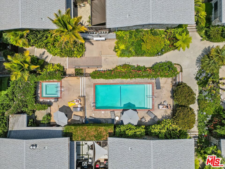 4040 Grand View Blvd Unit: 18