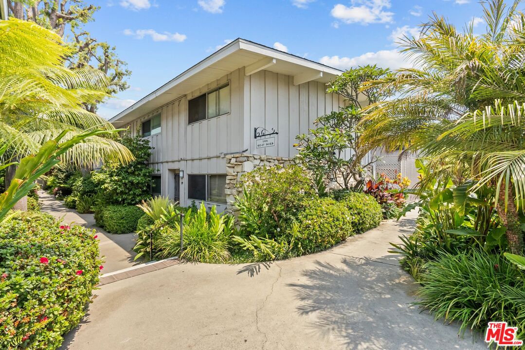 4040 Grand View Blvd Unit: 18