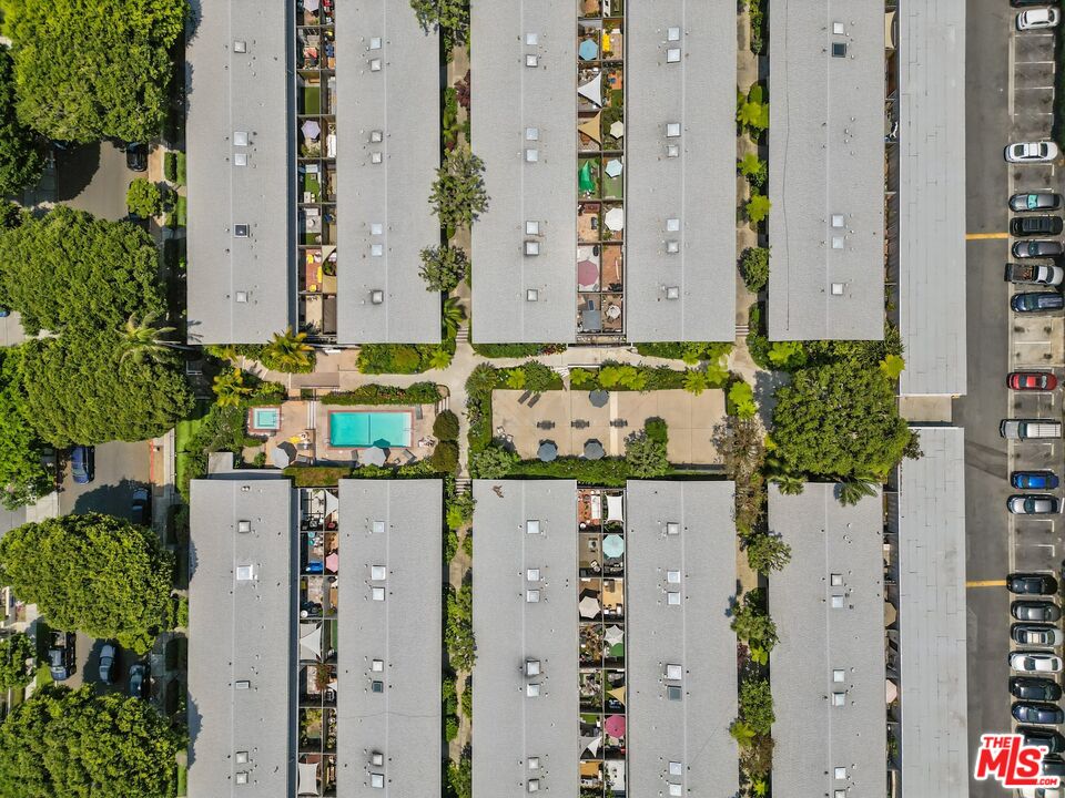 4040 Grand View Blvd Unit: 18