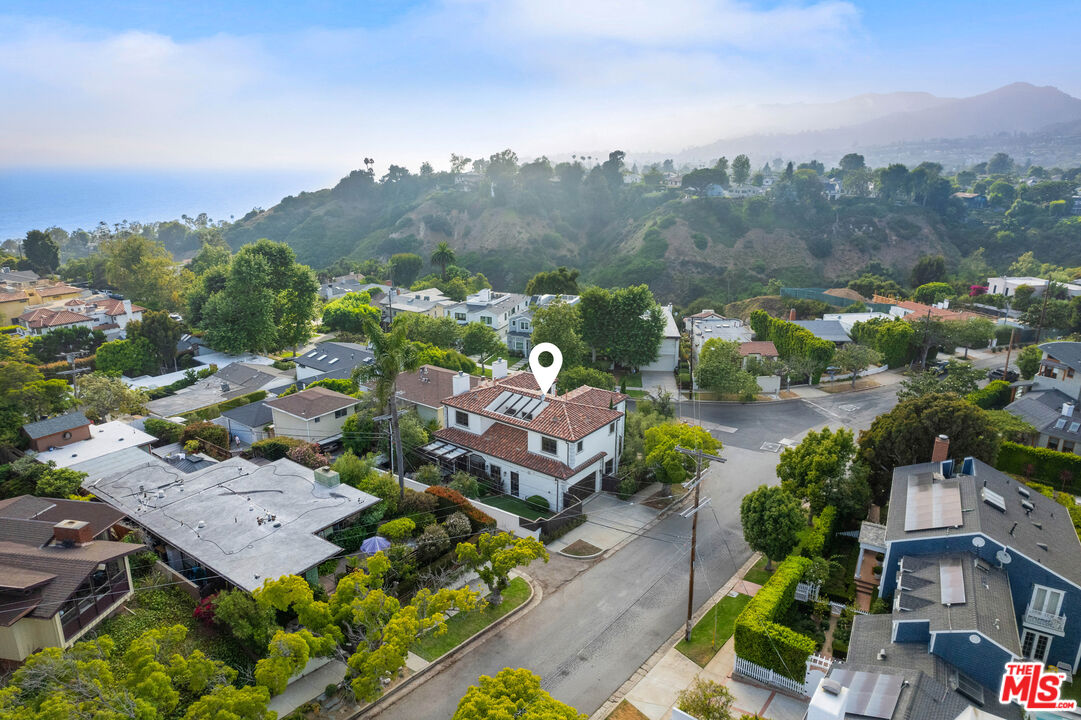 592 Radcliffe Ave