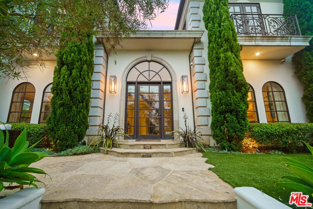 592 Radcliffe Ave