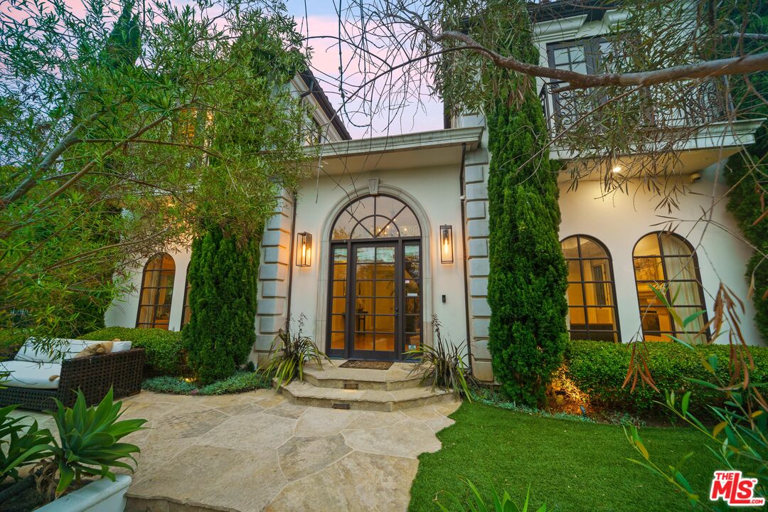 592 Radcliffe Ave
