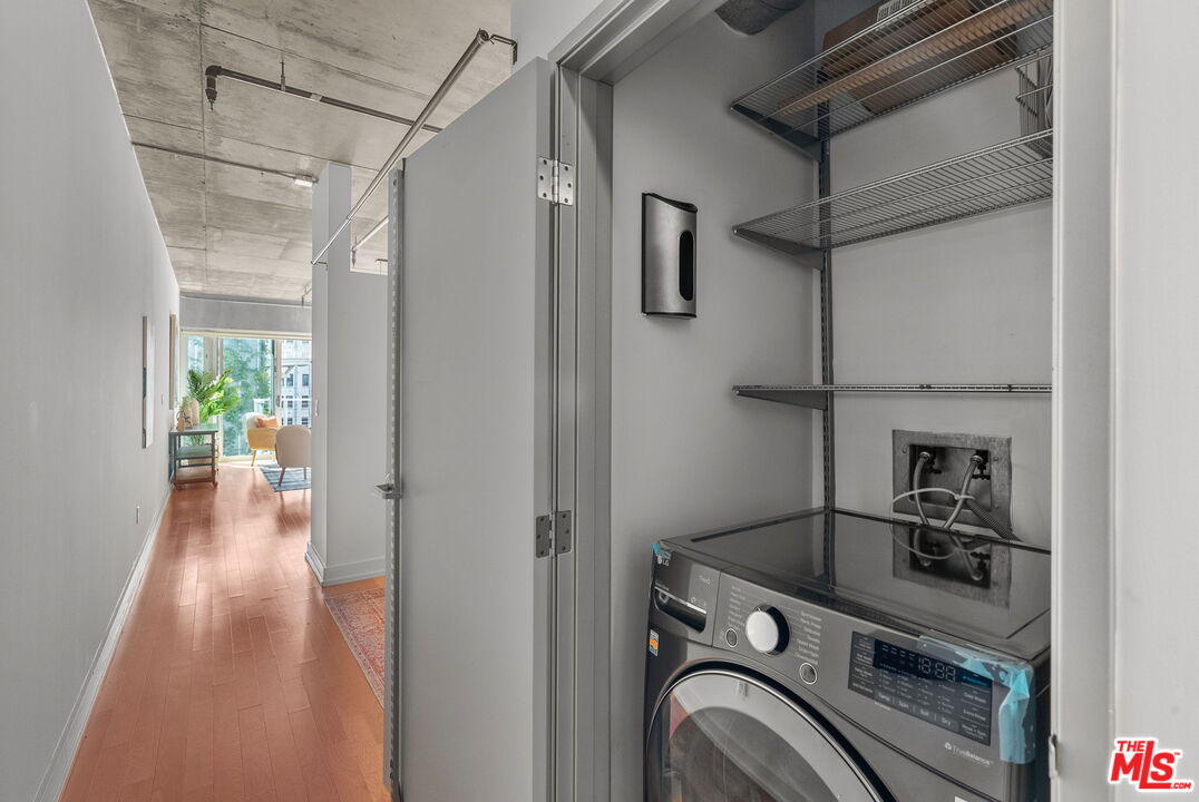 645 W 9th St Unit: 621