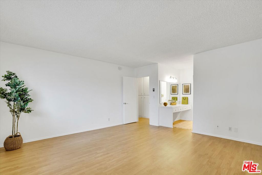 1301 17th Street 103