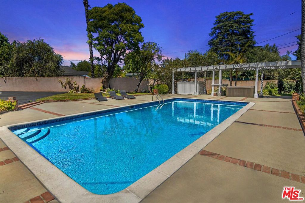 19147 Santa Rita Street