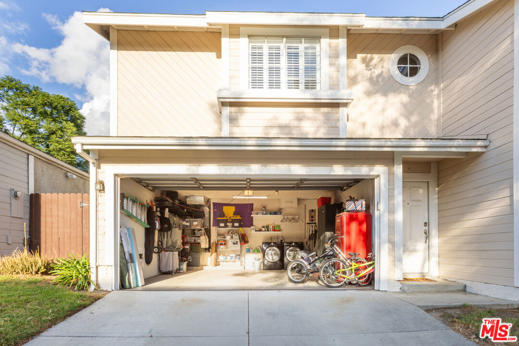 11472 Meadowview Lane