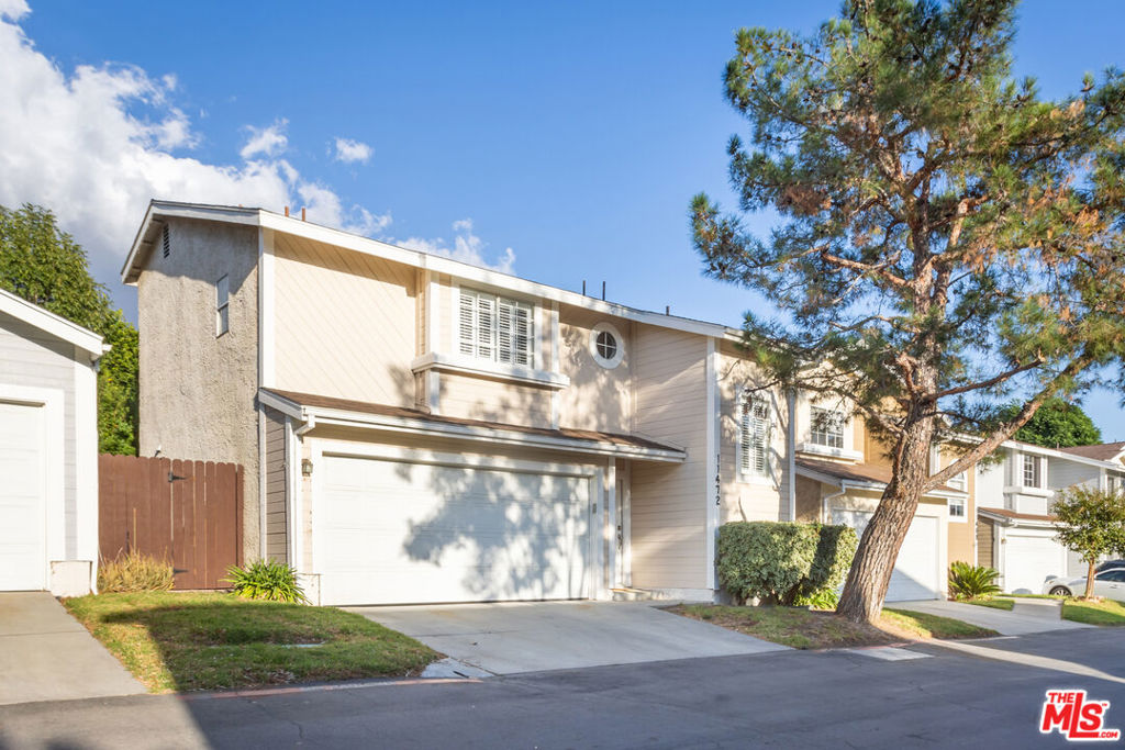 11472 Meadowview Lane