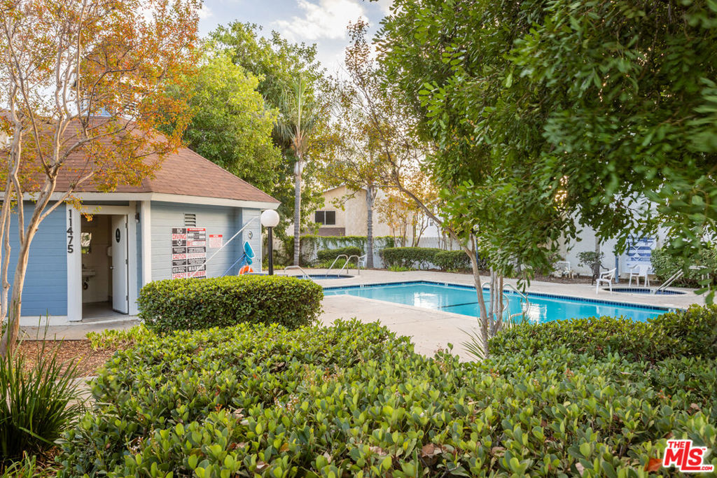 11472 Meadowview Lane