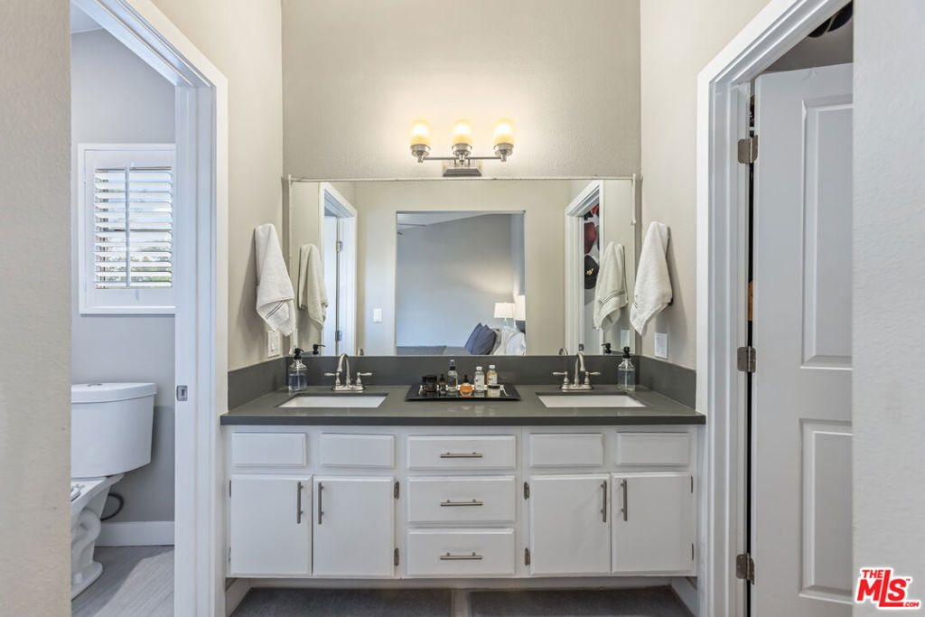 11472 Meadowview Lane