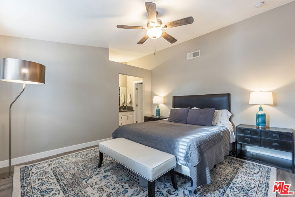 11472 Meadowview Lane