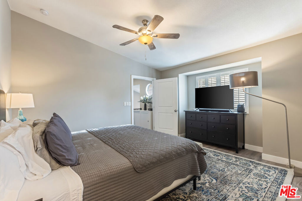 11472 Meadowview Lane