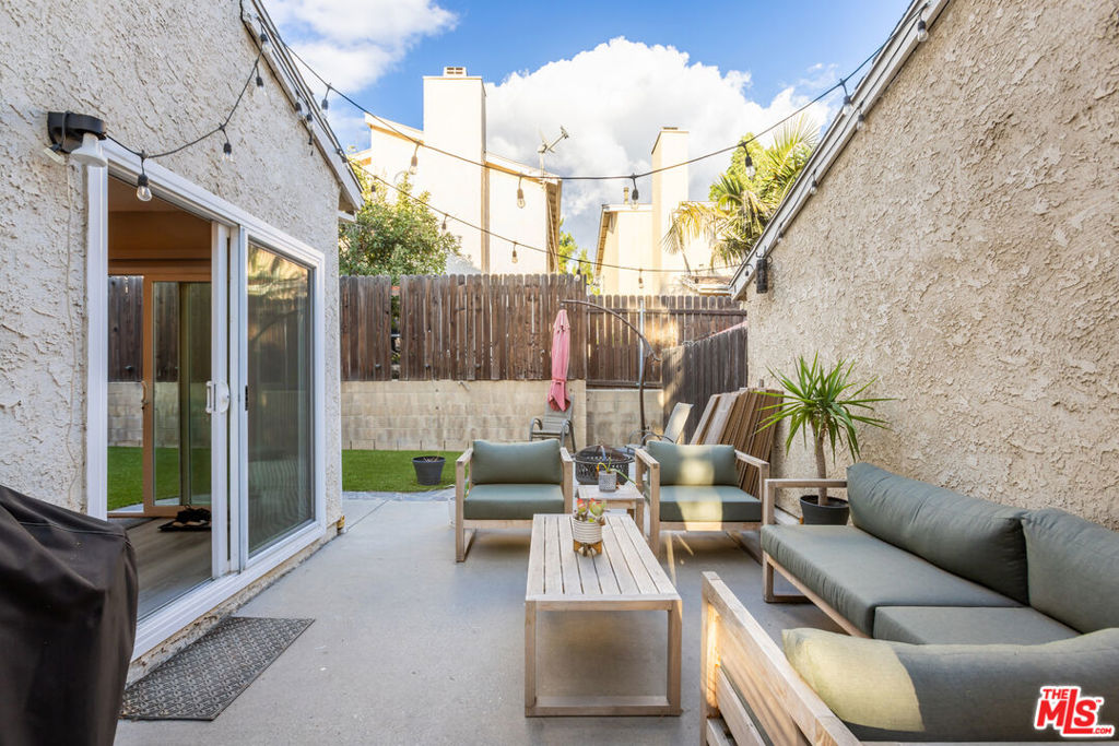 11472 Meadowview Lane