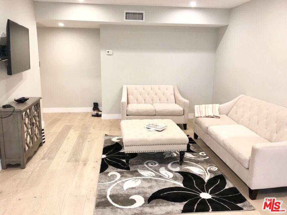 10445 Eastborne Ave Unit: 104