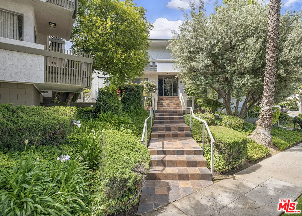 10445 Eastborne Ave Unit: 104