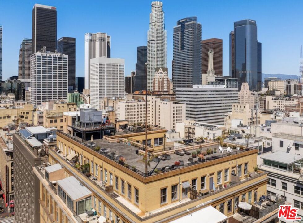 215 W 7th Street 1203