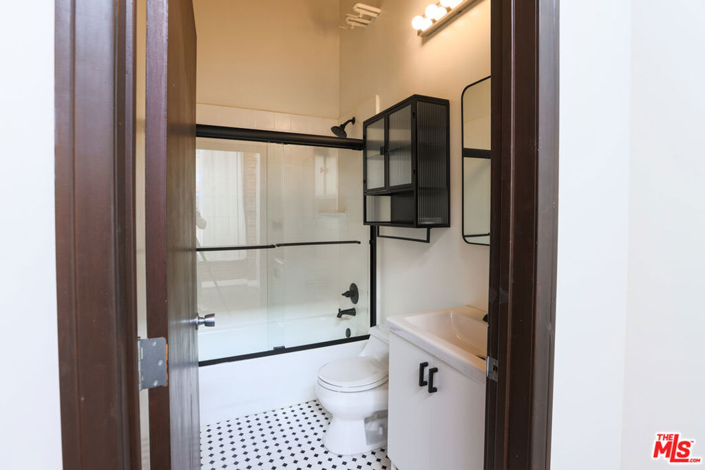 215 W 7th Street 1203