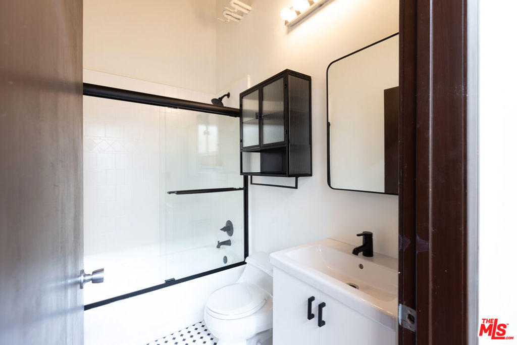 215 W 7th Street 1203