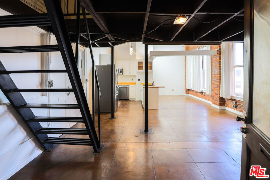 215 W 7th Street 1203