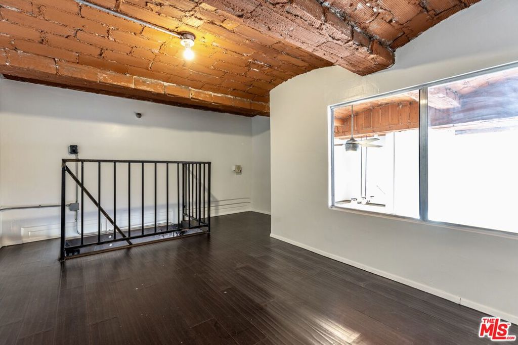 215 W 7th Street 1203