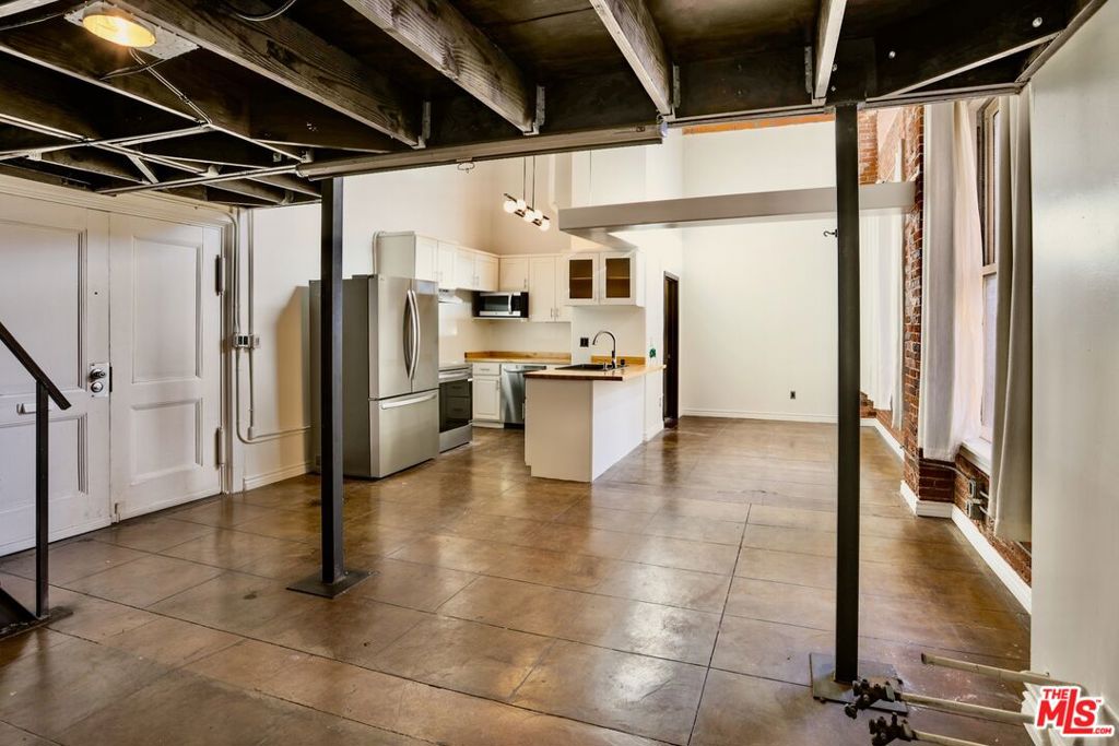 215 W 7th Street 1203