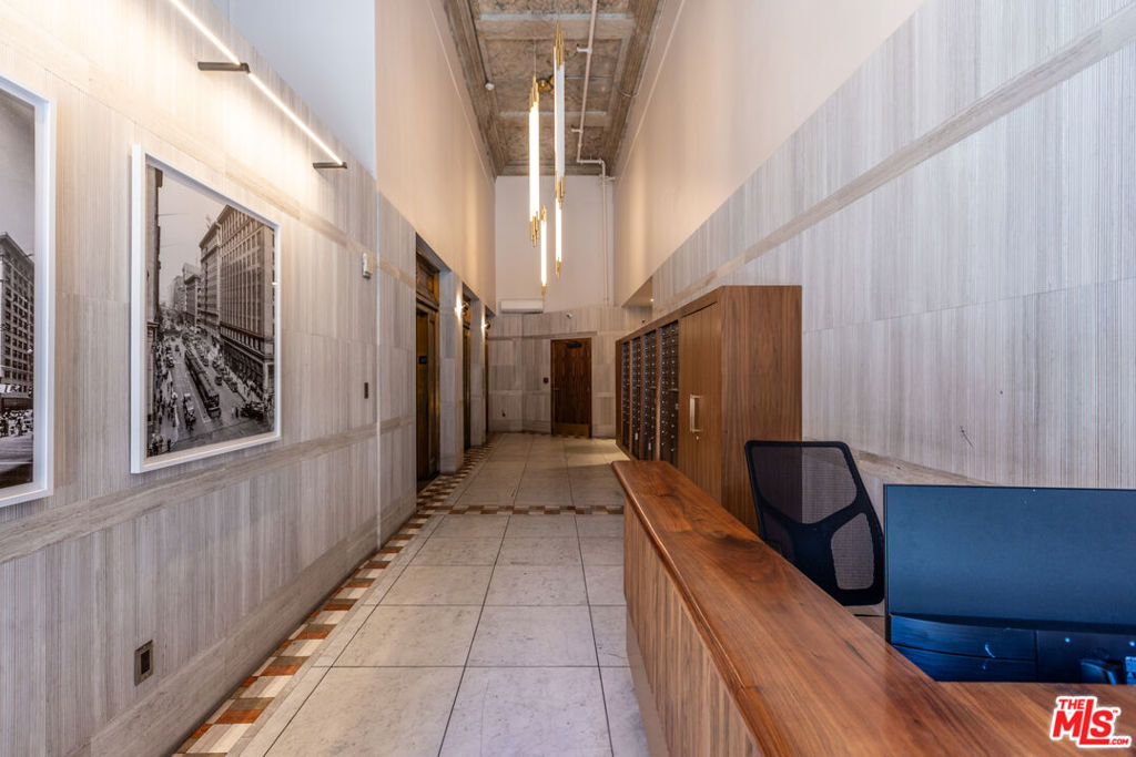 215 W 7th Street 1203