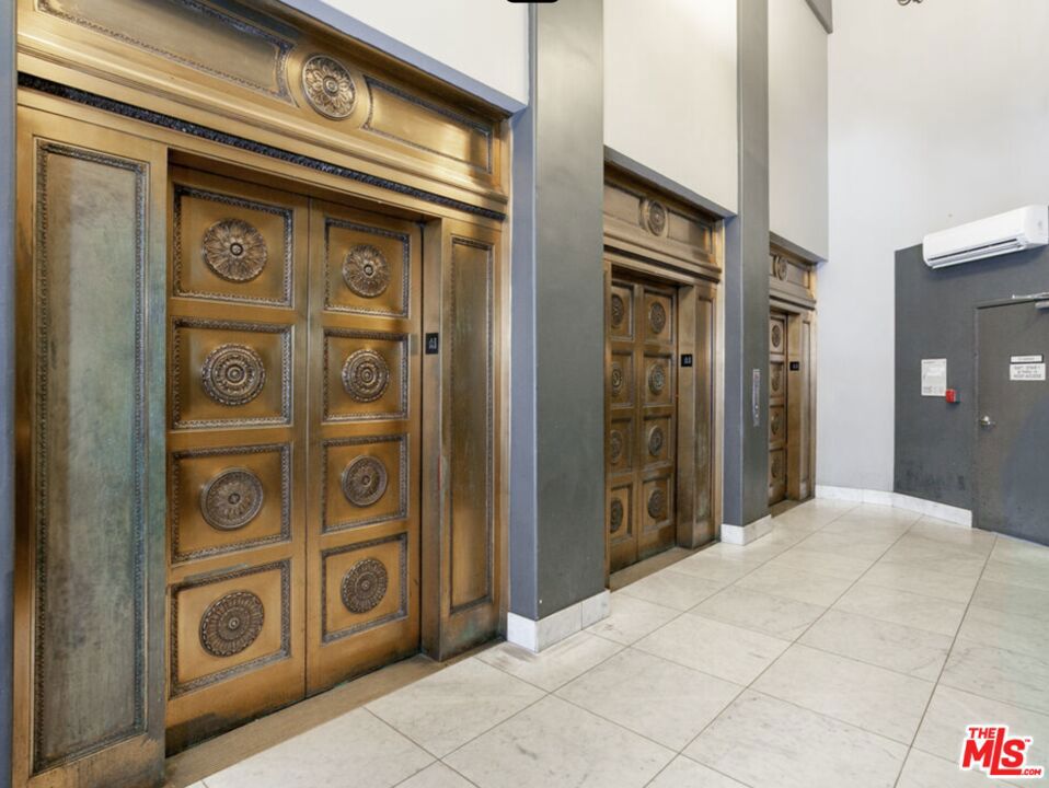 215 W 7th Street 1203