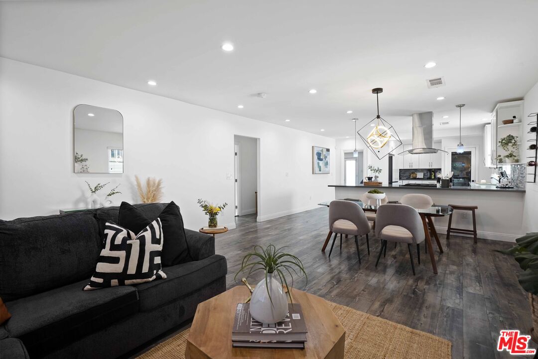 1853 W 42nd St