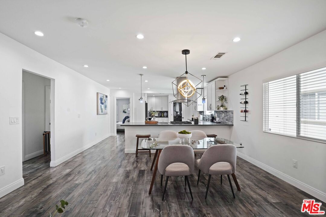 1853 W 42nd St