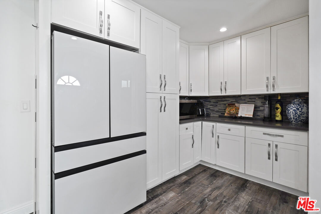 1853 W 42nd St
