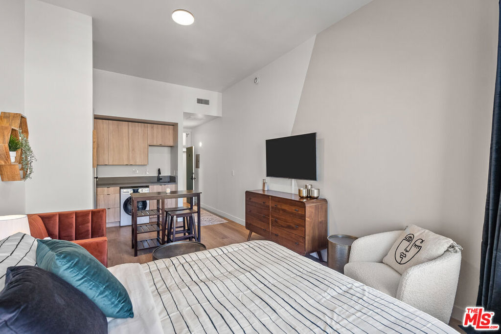 181 Culver Boulevard B