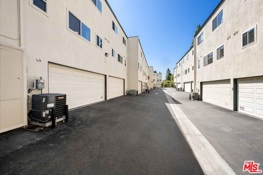 11260 Overland Ave Unit: 20B