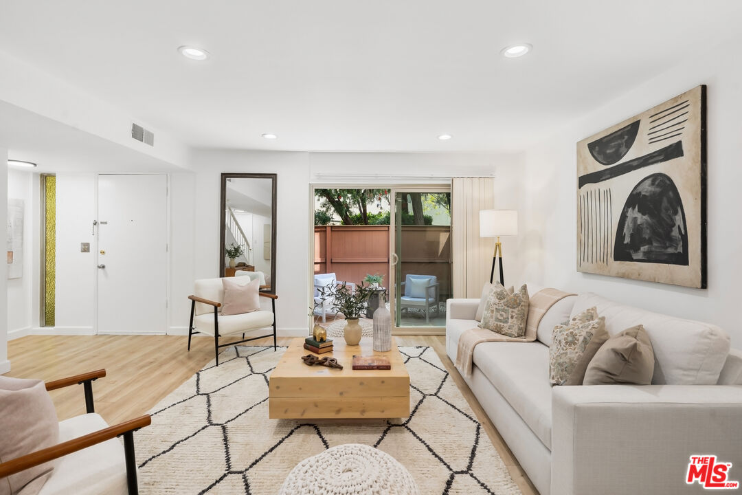 11260 Overland Ave Unit: 20B