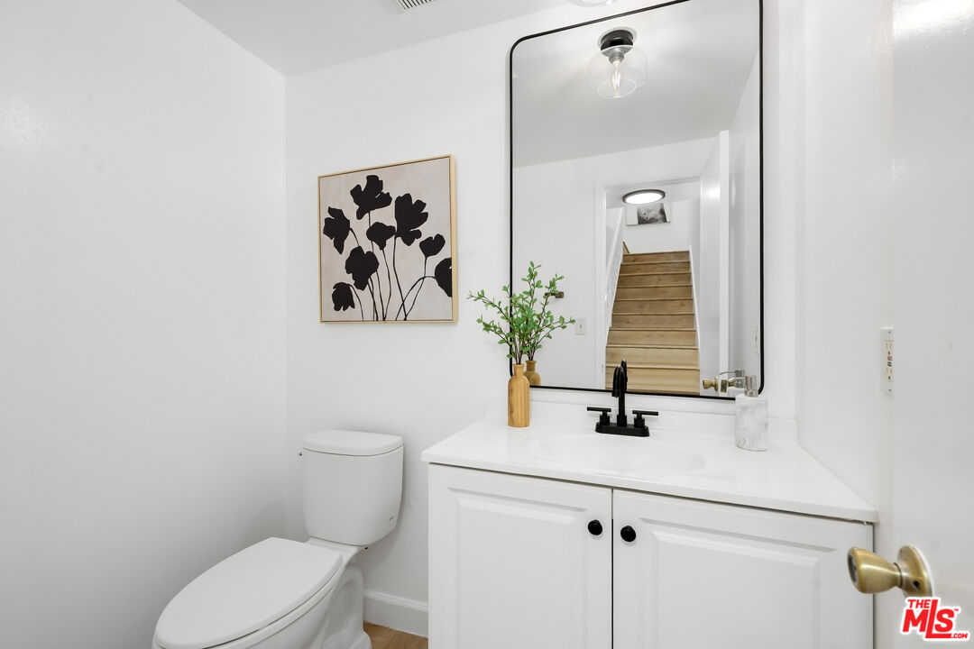 11260 Overland Ave Unit: 20B