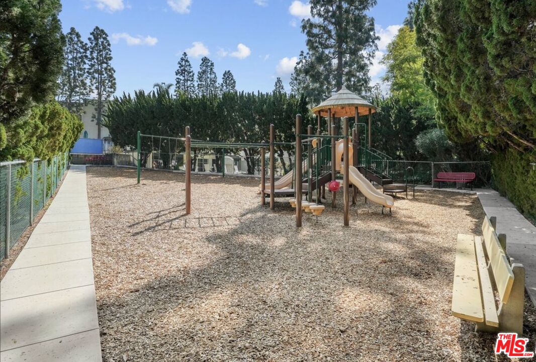 11260 Overland Ave Unit: 20B