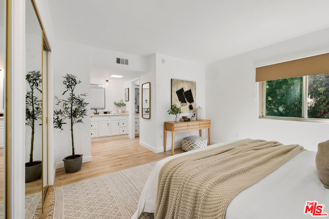 11260 Overland Ave Unit: 20B