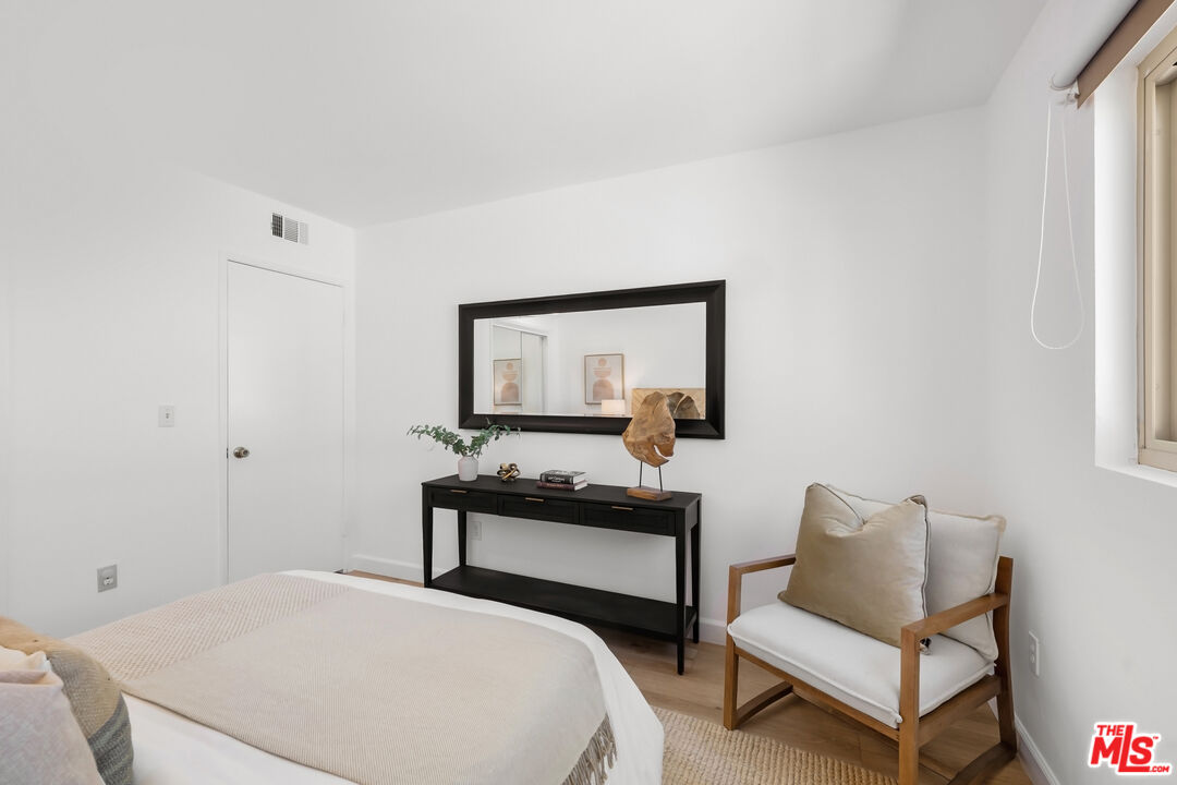 11260 Overland Ave Unit: 20B
