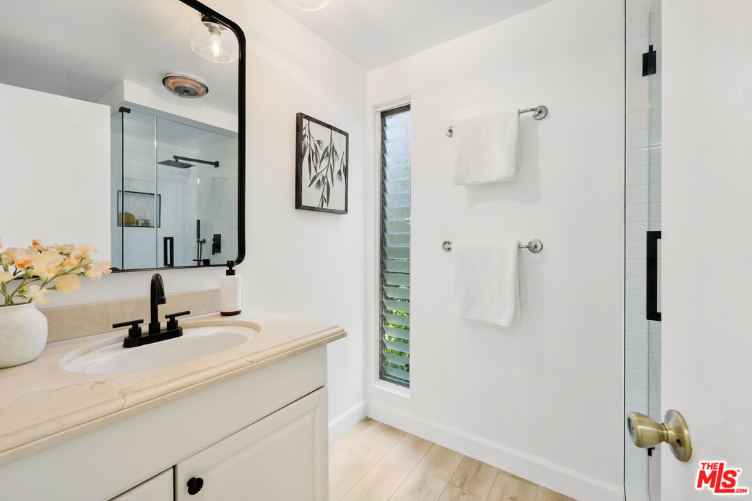 11260 Overland Ave Unit: 20B